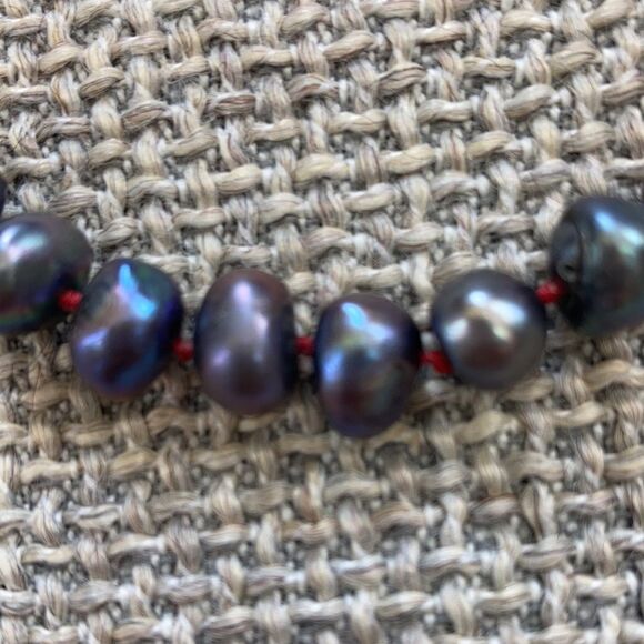 Vintage leather cord and baroque pearls minimalistic necklace - Picture 4 of 4